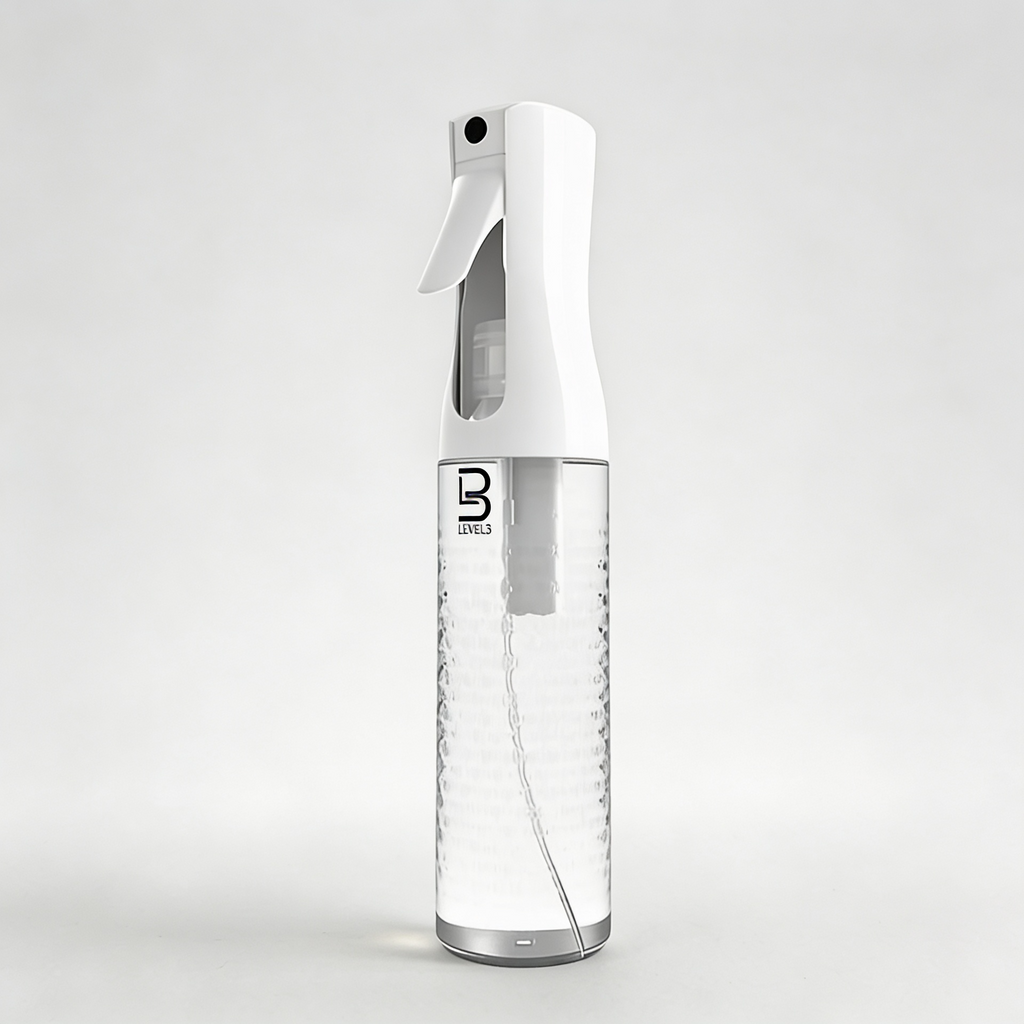 L3VEL3 BEVELED SPRAY BOTTLE WHITE/CLEAR