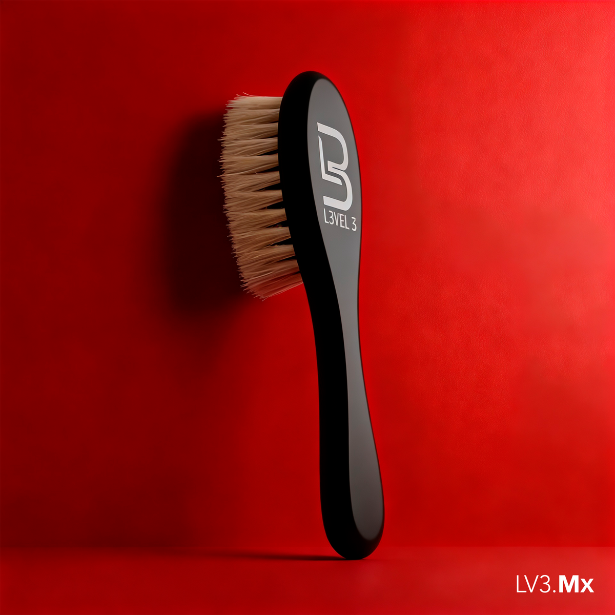 L3VEL3 BRISTLE CLIPPER BRUSH