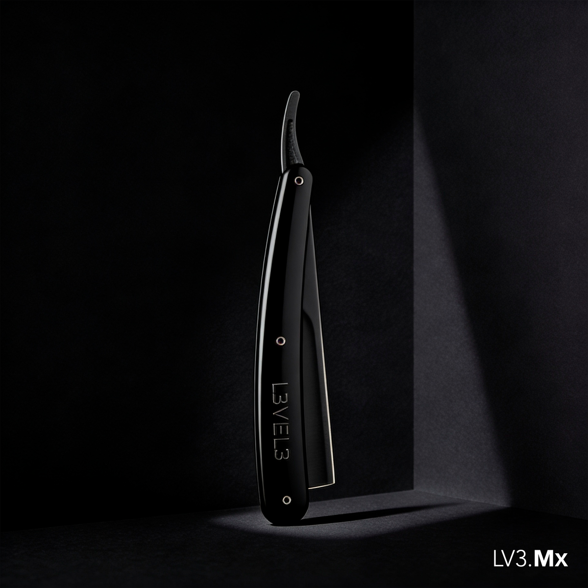 L3VEL3 BLACK RAZOR